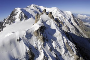 Access-Liaison-hertzienne-canpoy-aiguille-du-midi-compagnie-du-mont-blanc[1]